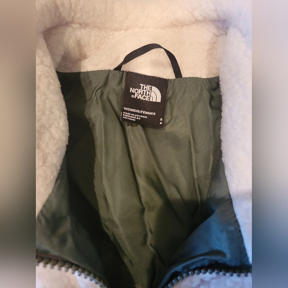 Women's The North Face Green Jacket - Picture 4 of 4